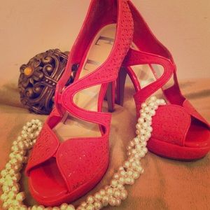 Super sexy coral heels with zipper heel EUC, HOT!!