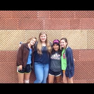 Meet your Posher, Chloe