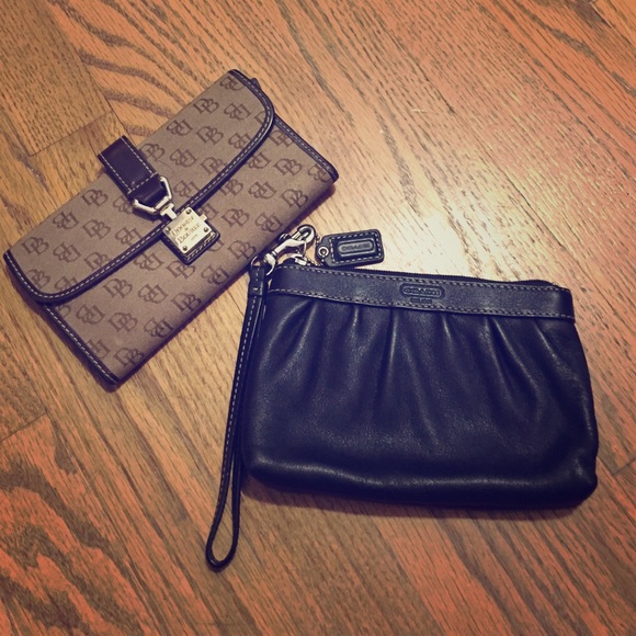 Wallet and wristlet