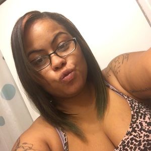 Meet your Posher, Dominique