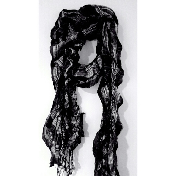 Rue 21 plaid scarf
