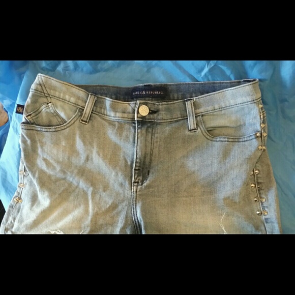 ROCK & REPUBLIC  DENIM SHORTS