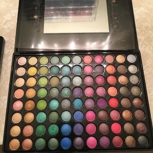 BH cosmetics shimmer palette