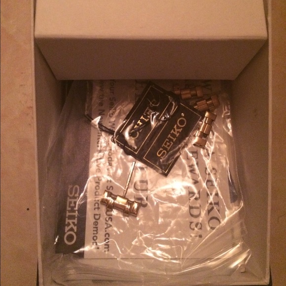 Watch for men. - Picture 3 of 4