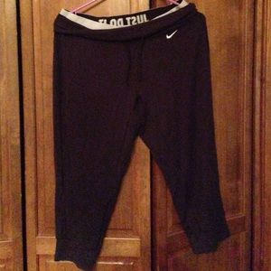 Nike dri-fit cropped light weight joggers