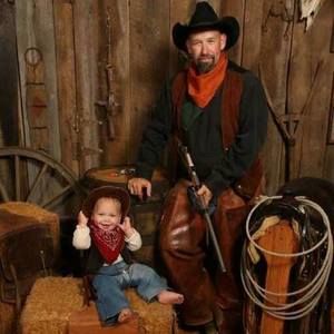 Meet your Posher, Chris amanda