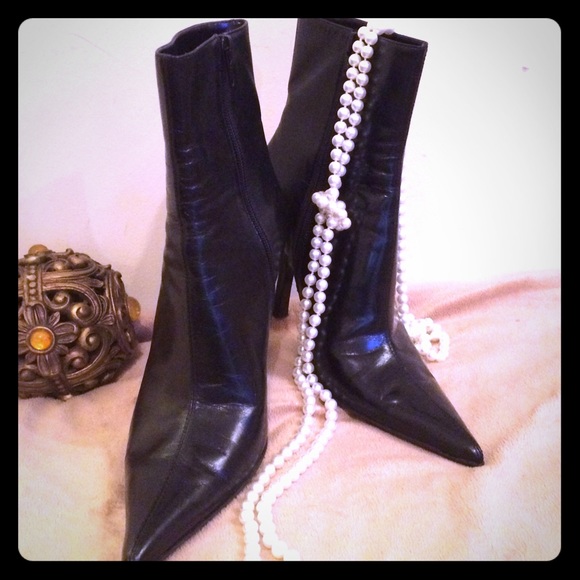 💰WHAT A STEAL💰Nine West leather stiletto boots!