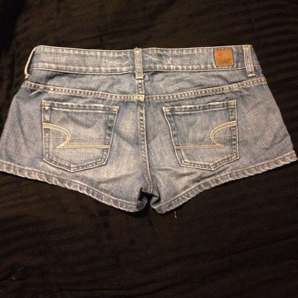 American Eagle Outfitters - Picture 2 of 3