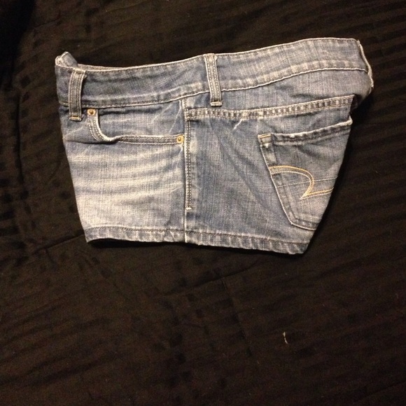 American Eagle Outfitters - Picture 3 of 3