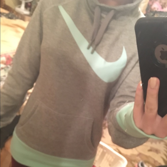 Nike sweatshirt