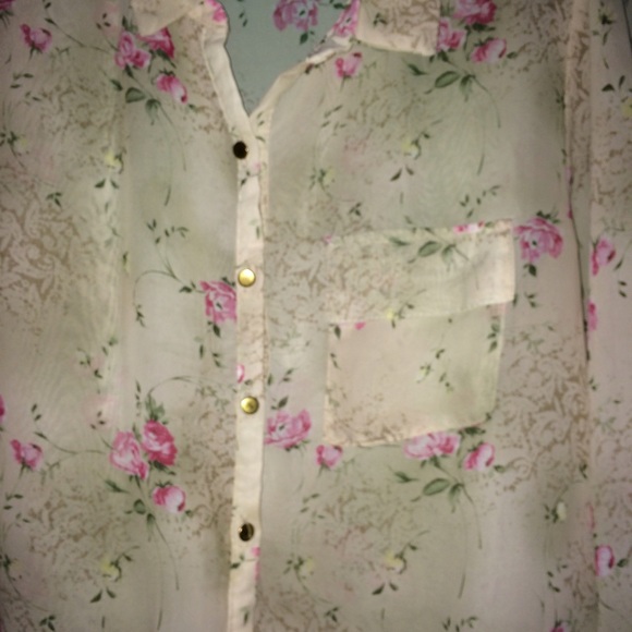 Floral button up - Picture 2 of 4