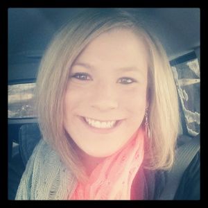 Meet your Posher, Laura