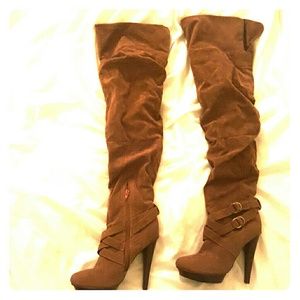 Thigh high Caramel Suede BOOTS-NEVER WORN