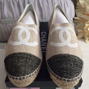 Chanel Espadrilles 16C Beige w/ Black Cap Linen 40