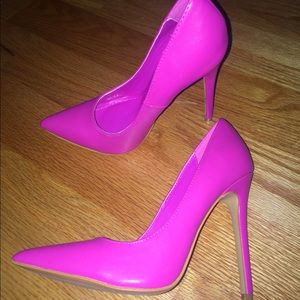 Bright pink pointed stilettos