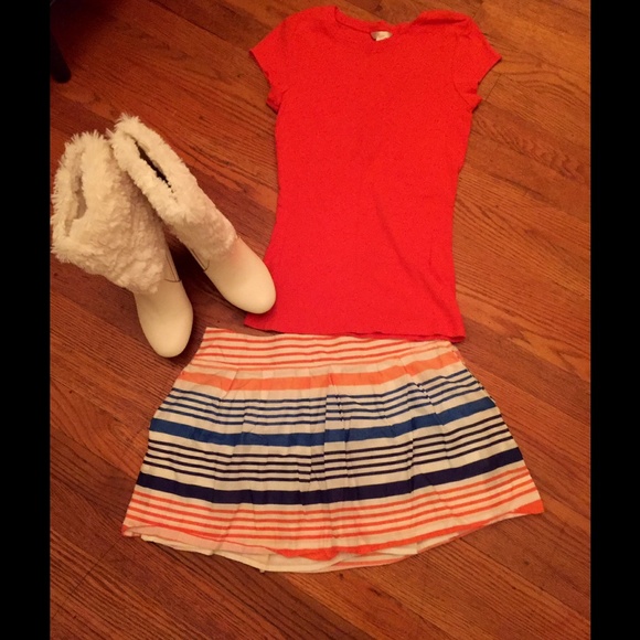 AE Mini Skirt - Picture 2 of 3