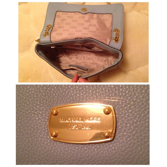Michael Kors Baby Blue Shoulder Bag - Picture 2 of 4