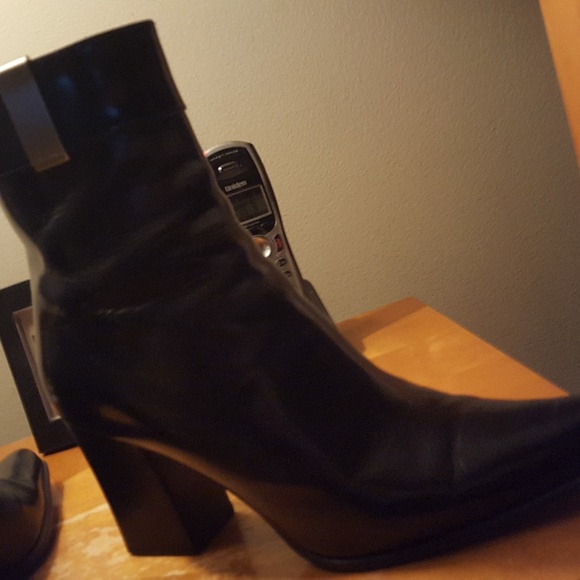 Prada boots - Picture 2 of 8