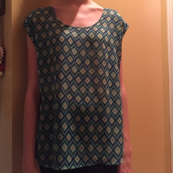 Blue and green short sleeve top