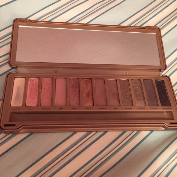 Urban Decay Naked 3 Eyeshadow Palette