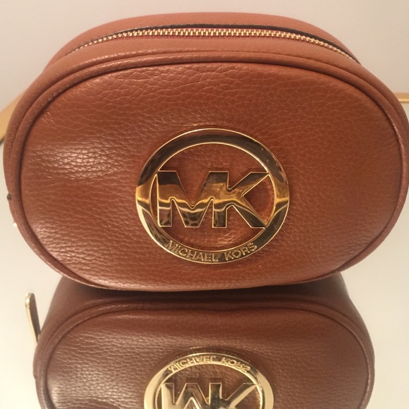 Michael Kors makeup bag in tan