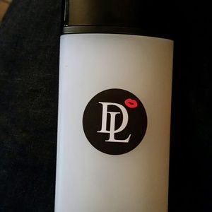 D'lure Velvet Veil Skin & Facial Smoother