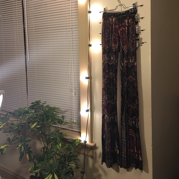 Novella Royale - FP - Border Print Bell Bottoms - Picture 1 of 4