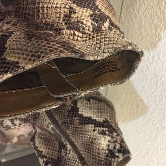 Snakeskin Mossimo🚫SOLD🚫 - Picture 3 of 4