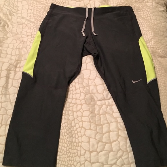 Nike dri fit cropped leggings