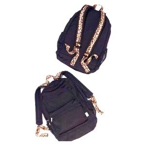 VS PINK black & leopard print campus backpack! 🐯