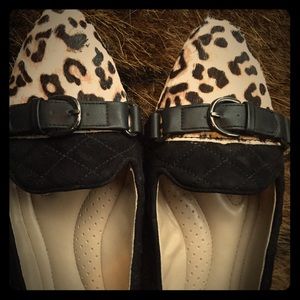 Ellen Tracy Flats 👡 - worn once, excellent shape