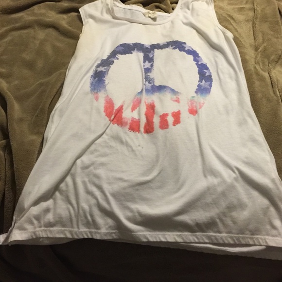 Red, white and blue peace tank