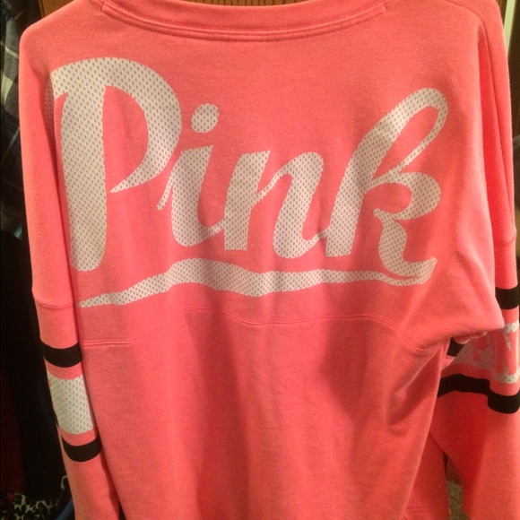 VS Pink crew - Picture 2 of 3