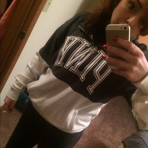 VS half zip - Picture 3 of 4