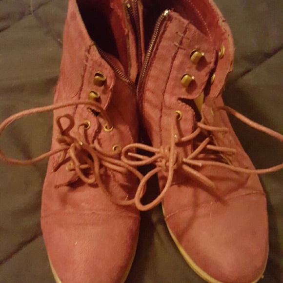 Burgundy/purple ankle booties with zip and laces. - Picture 1 of 1