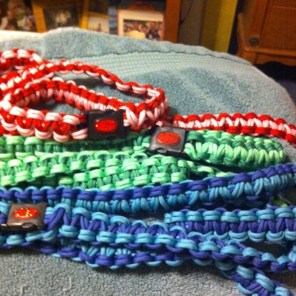 Paracord leashes for Sarah
