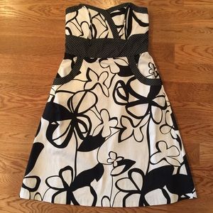 Black/white floral dress