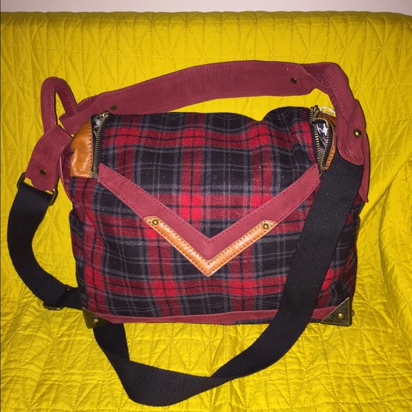 Nila Anthony handbag