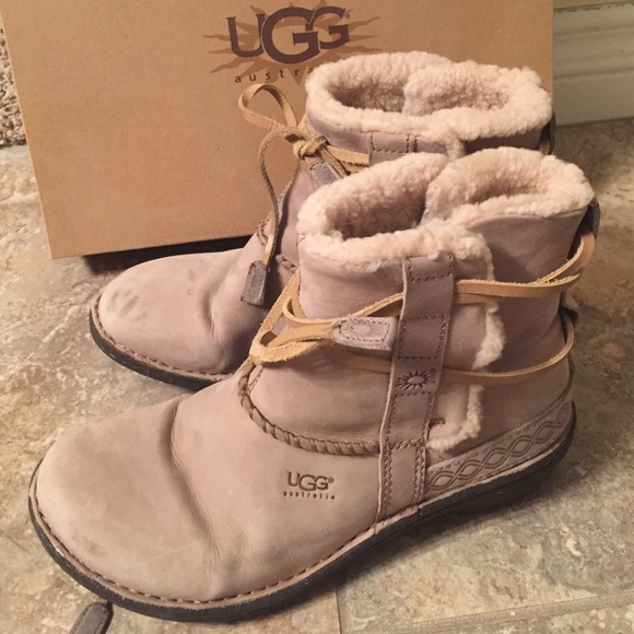 ugg boots size 8.5