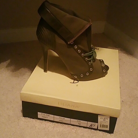 Army green Booties