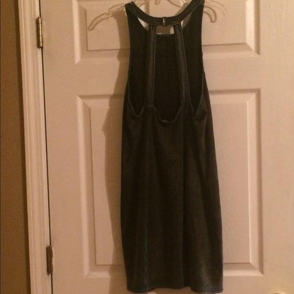 FREE P DRESS - Picture 2 of 2