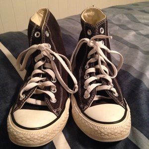 Black hightop converse
