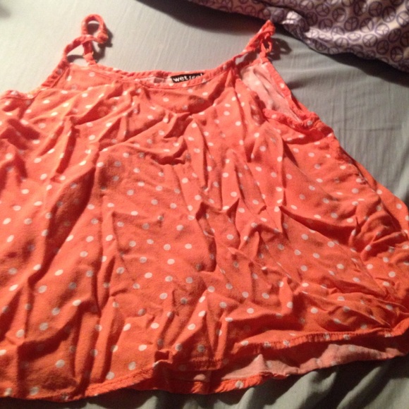 Wet seal crop top listed as pacsun for views😜