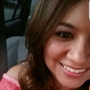 Meet your Posher, Desiree