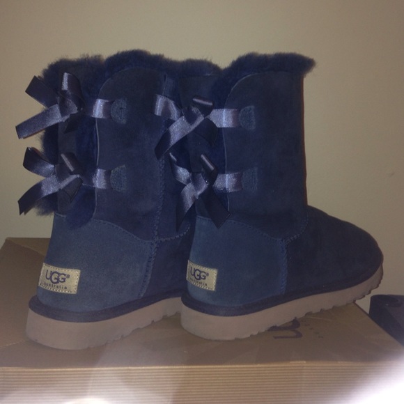 Navy UGG Bailey Bow Boots🎀🎀 - Picture 2 of 4