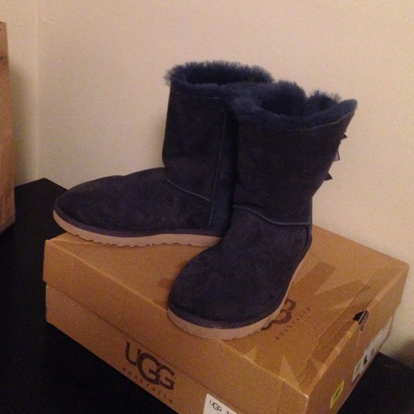 Navy UGG Bailey Bow Boots🎀🎀 - Picture 4 of 4