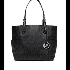 Michael Kors Jet Set Tote