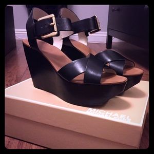 MICHAEL KORS Black Peggy Wedges