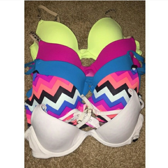 Vs. Pink 32a bras