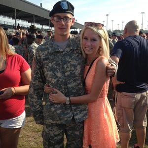 Meet your Posher, Larissa